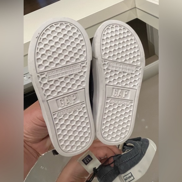 Gap baby sneakers - Picture 5 of 5